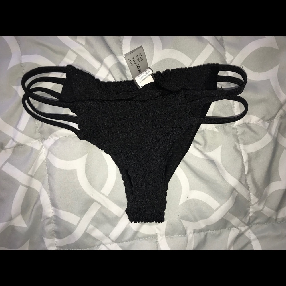 Black bottoms